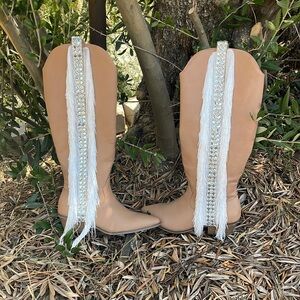 🍂NWT custom boots